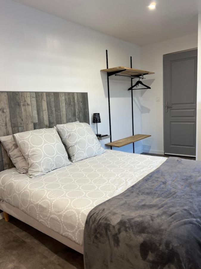Aux Charmes 1 Bed & Breakfast Isques Eksteriør bilde